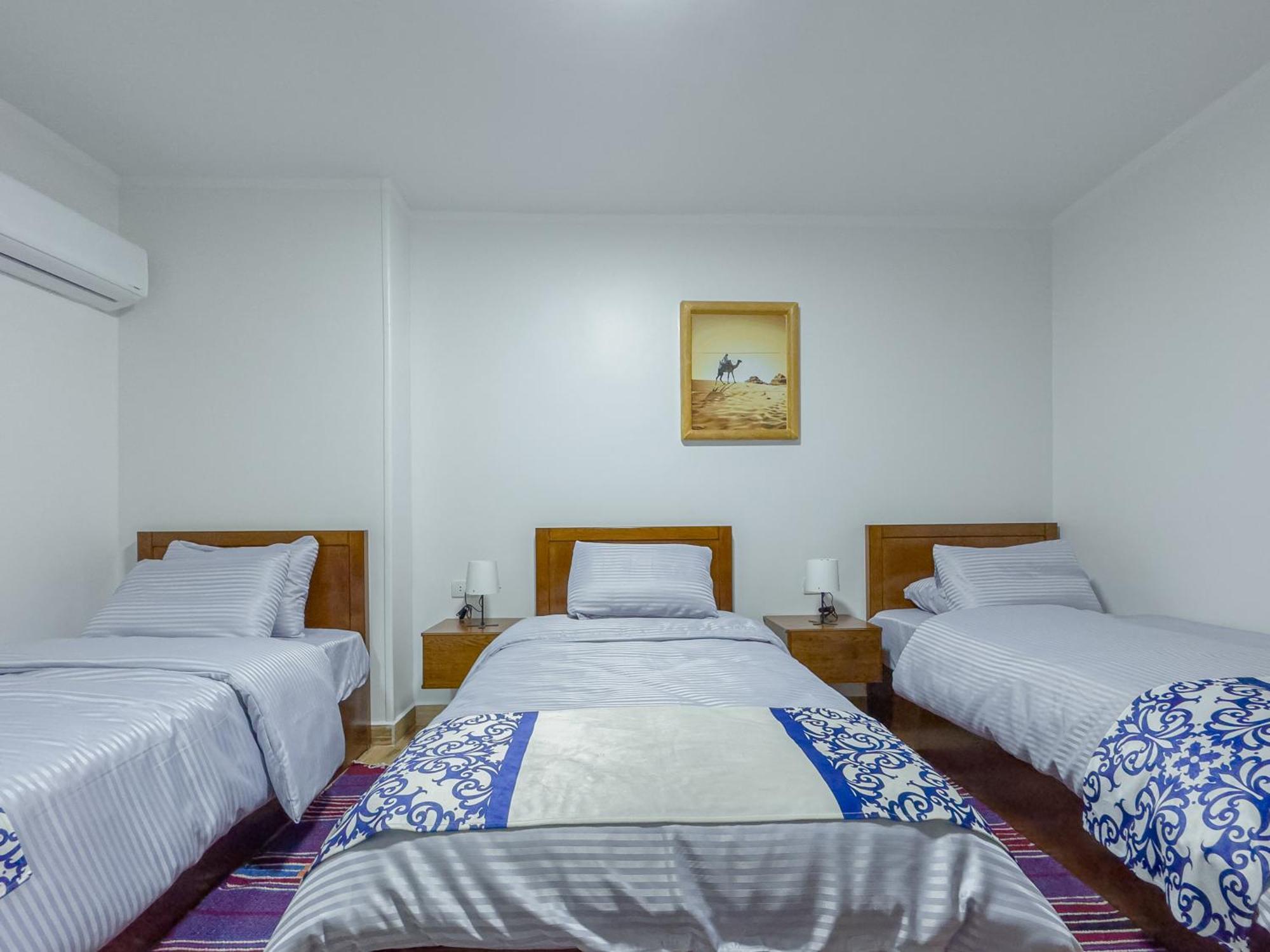 Royal Crown Hotel Giza Pyramids View Kafret el-Gabal Pokoj fotografie